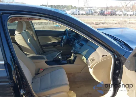 2009 Honda Accord 2.4 Lx z USA, uszkodzony, nr VIN 1HGCP26389A115573